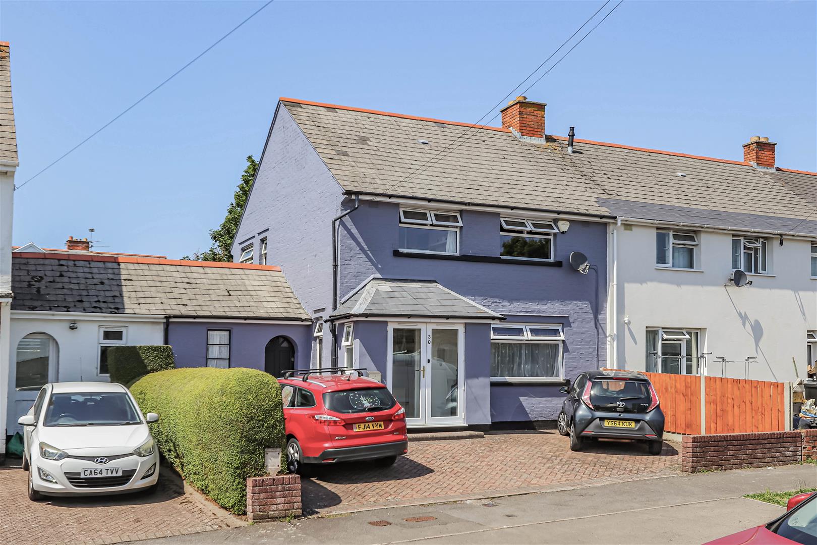 Devon Avenue, Barry